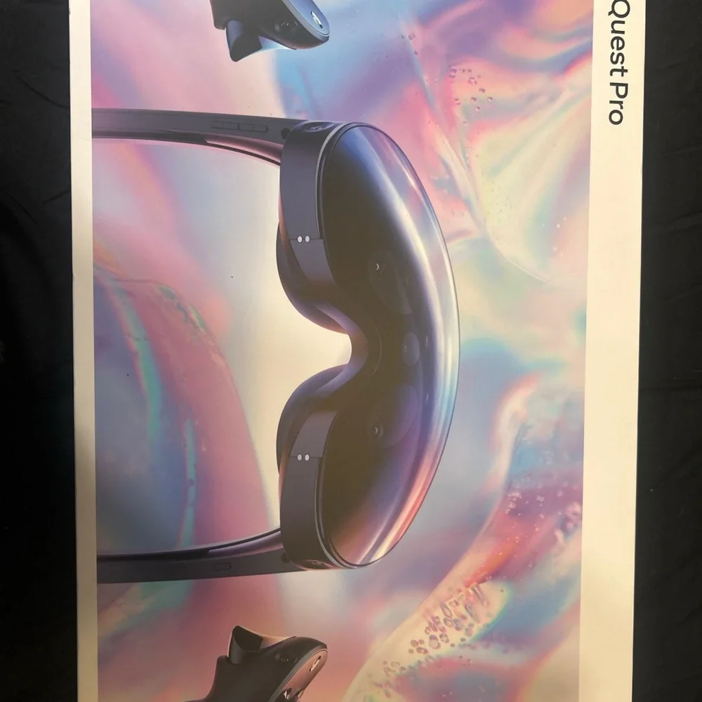 Oculus Black VR Headset with Controllers and Charging Dock